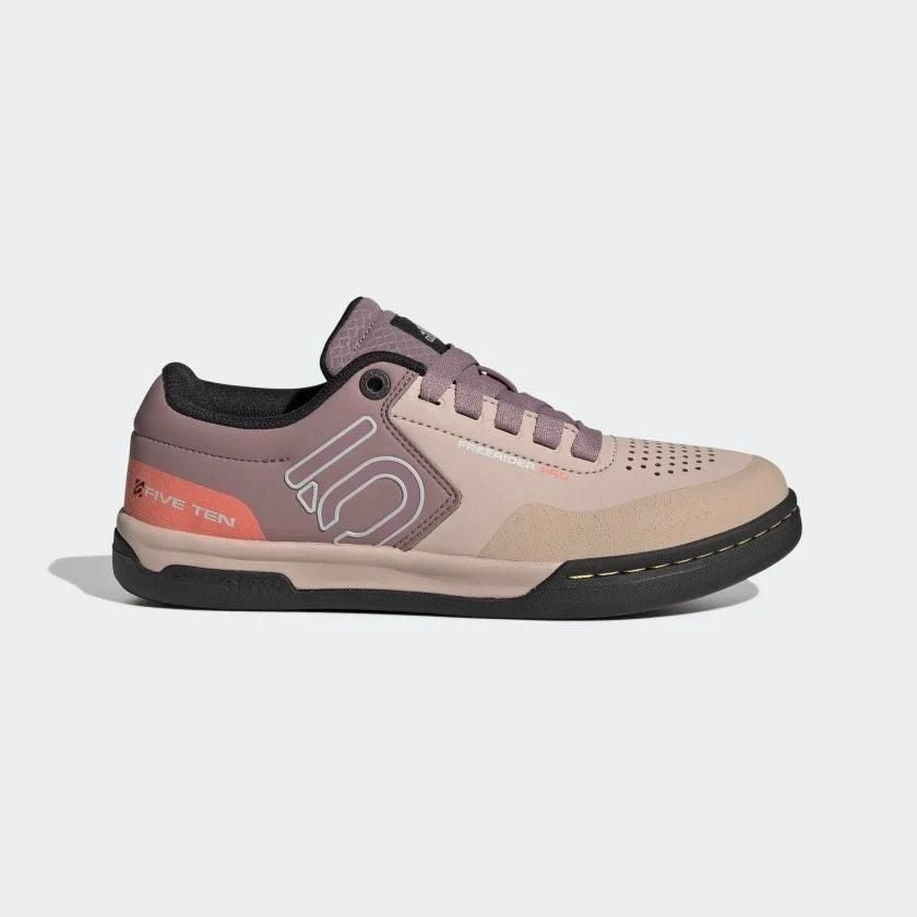 Five Ten Freerider Pro W Bike Shoe Cycling Shoes - Mountain Shoes - Womens Mountain Shoes Five Ten 7 Wonder Taupe / Grey One / Acid Orange
