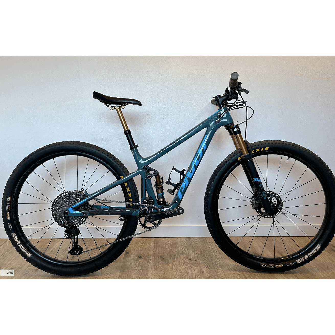 Pivot Mach 4 SL Small Grey Team XTR 120 w Carbon Wheels USED Cripple Creek Backcountry